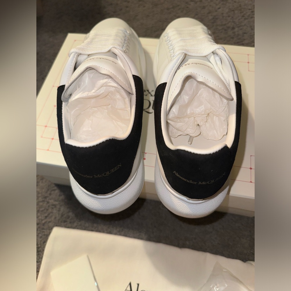 Alexander McQueen Oversized Sneakers Womens White/Black 39/9 - Picture 5 of 11